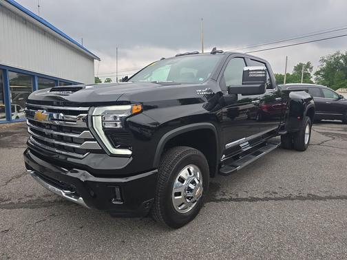 Black 2026 Chevrolet Silverado 3500 High Country