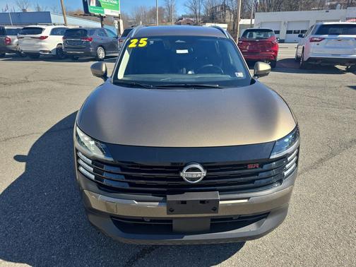 2025 Nissan Kicks SR