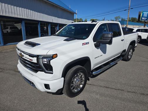 Summit White 2026 Chevrolet Silverado 2500 LT