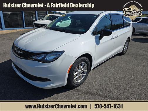 Bright White Clearcoat 2024 Chrysler Voyager LX