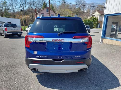 Ultra Blue Metallic 2023 GMC Acadia AWD SLT