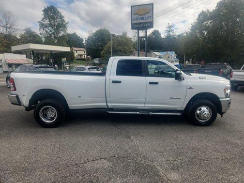 2024 RAM 3500 Big Horn Crew Cab 4x4 8' Box