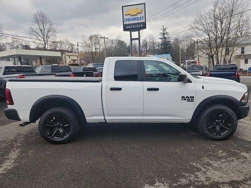 Bright White Clearcoat 2022 RAM 1500 Classic Warlock Quad Cab 4x4 6'4' Box
