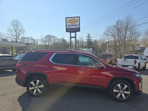 Radiant Red Tintcoat 2023 Chevrolet Traverse LT Leather