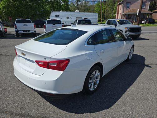 Summit White 2024 Chevrolet Malibu FWD 1LT