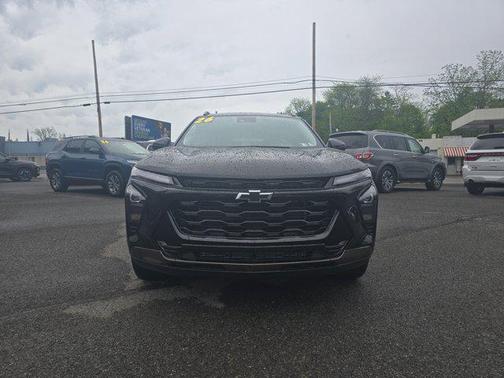 Mosaic Black Metallic 2026 Chevrolet Trax FWD ACTIV