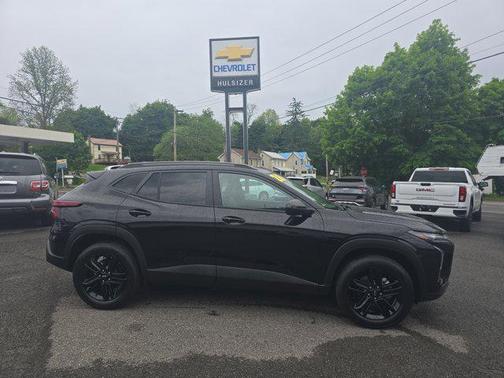 Mosaic Black Metallic 2026 Chevrolet Trax FWD ACTIV