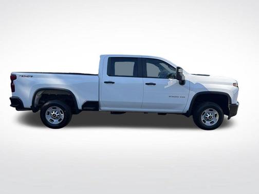 Summit White 2022 Chevrolet Silverado 2500 WT