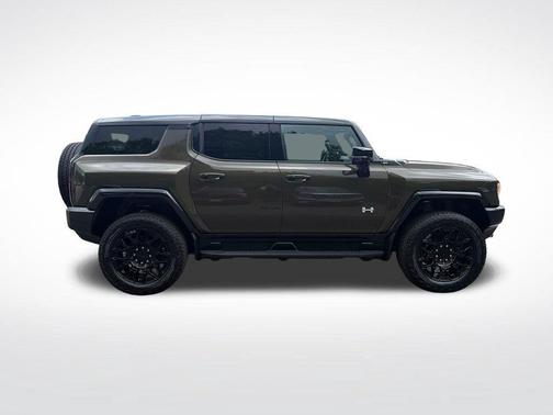 Deep 2026 GMC HUMMER EV SUV 2X