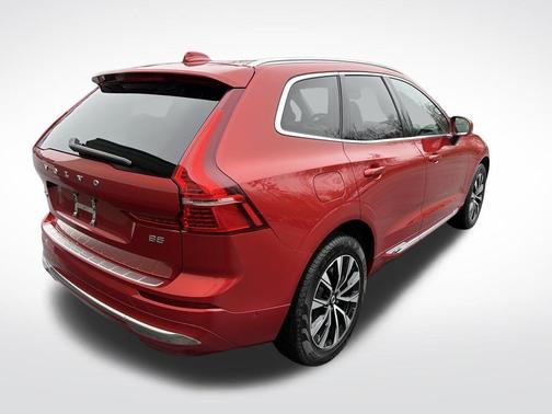2023 Volvo XC60 B5 Plus Bright Theme