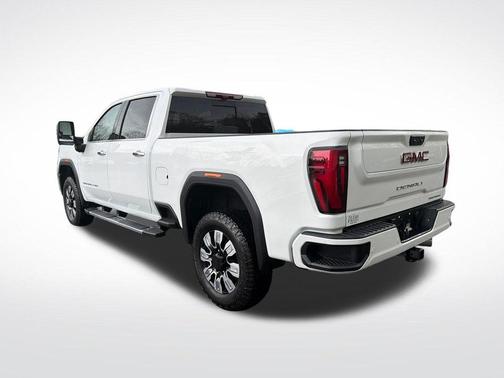 Summit White 2026 GMC Sierra 2500 Denali