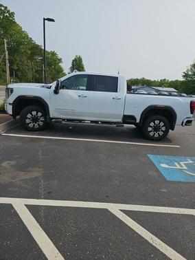 2024 GMC Sierra 2500 Denali