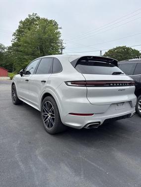 2024 Porsche Cayenne Base
