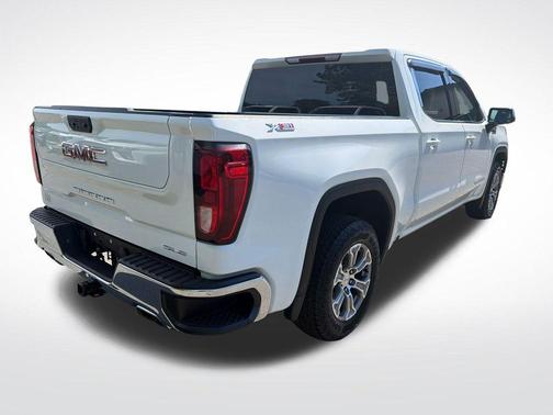 Summit White 2022 GMC Sierra 1500 SLE