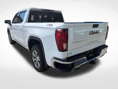 Summit White 2022 GMC Sierra 1500 SLE