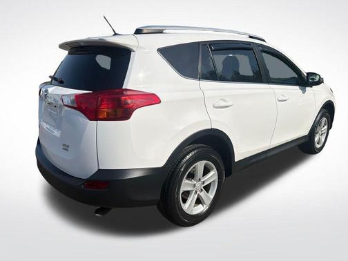 Super White 2014 Toyota RAV4 XLE