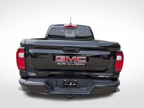 Onyx Black 2025 GMC Canyon AT4