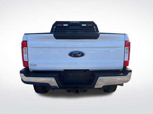 Oxford White 2018 Ford F-250 XLT