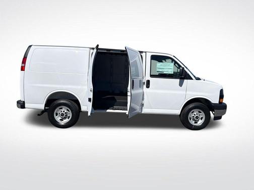Summit White 2026 GMC Savana 3500 Work Van
