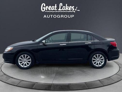Black Clearcoat 2013 Chrysler 200 Limited
