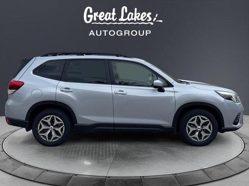 Ice Silver Metallic 2024 Subaru Forester Premium
