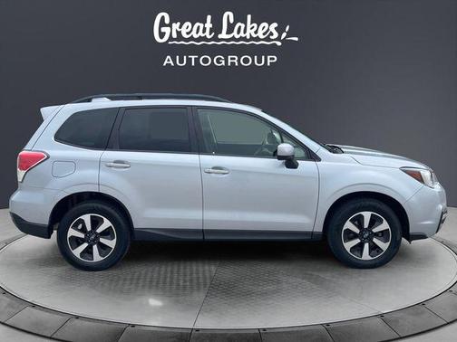 Ice Silver Metallic 2018 Subaru Forester 2.5i Premium