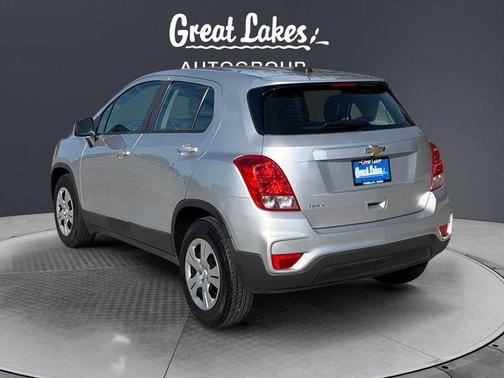 Silver Ice Metallic 2017 Chevrolet Trax LS