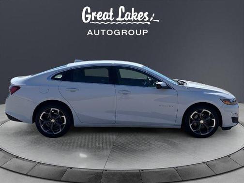 Summit White 2021 Chevrolet Malibu LT