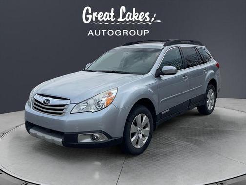 Ice Silver Metallic 2012 Subaru Outback 3.6R Limited
