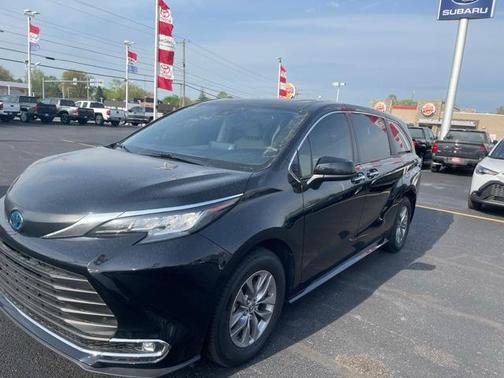 2022 Toyota Sienna XLE