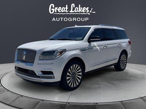 White Platinum Clearcoat Metallic 2019 Lincoln Navigator Reserve