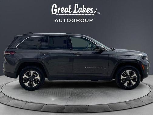 Metallic 2023 Jeep Grand Cherokee 4xe Base
