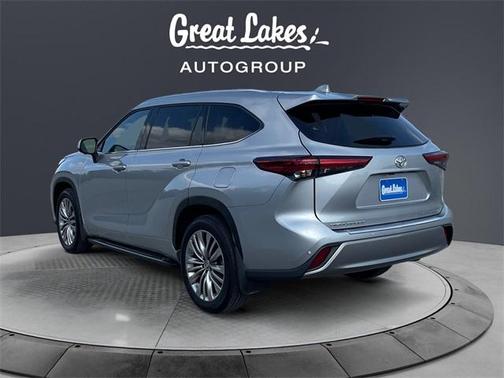 2023 Toyota Highlander Platinum