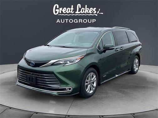 2021 Toyota Sienna 