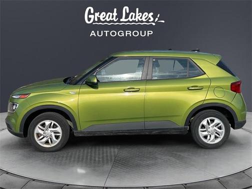 2022 Hyundai VENUE SE