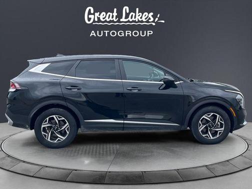 Ebony Black 2024 Kia Sportage LX