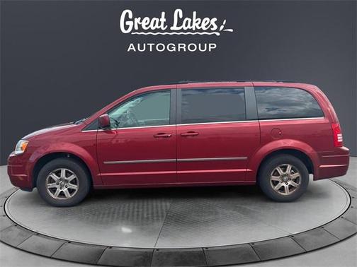 2009 Chrysler Town & Country Touring