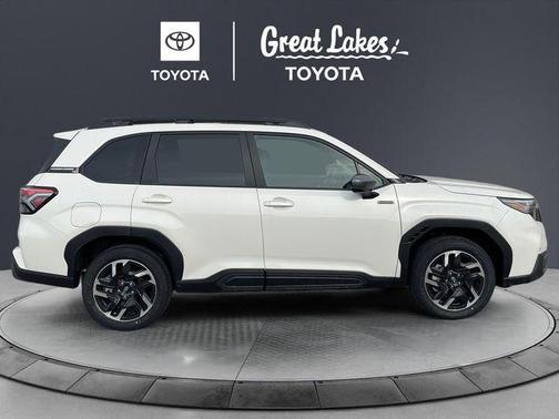 Crystal White Pearl 2026 Subaru Forester Limited