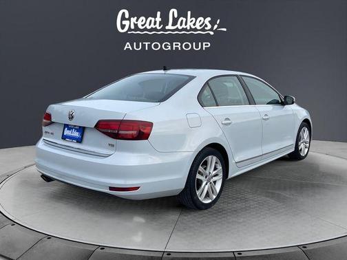 White Silver Metallic 2017 Volkswagen Jetta 1.8T SEL