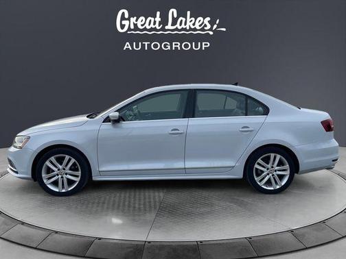 White Silver Metallic 2017 Volkswagen Jetta 1.8T SEL