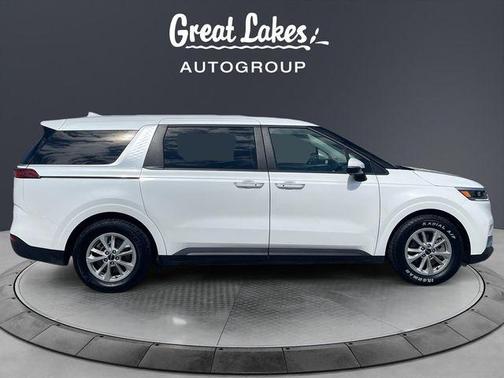 Snow White Pearl 2024 Kia Carnival LX