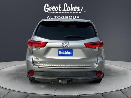 Celestial Silver Metallic 2019 Toyota Highlander LE