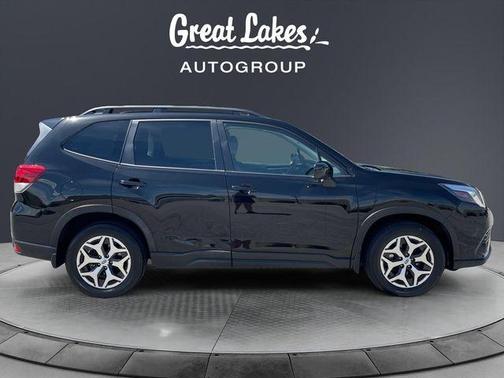 Crystal Black Silica 2023 Subaru Forester Premium
