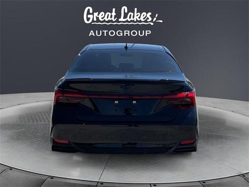 2022 Toyota Avalon Hybrid XSE Nightshade