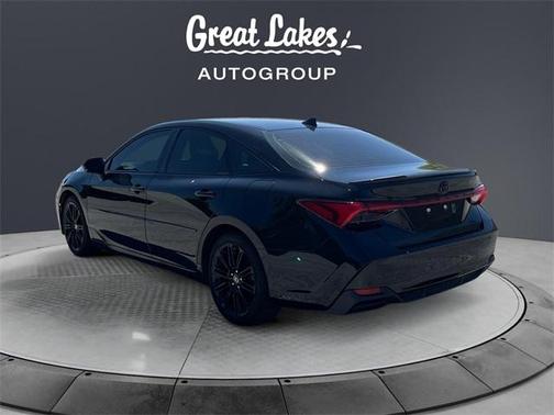 2022 Toyota Avalon Hybrid XSE Nightshade