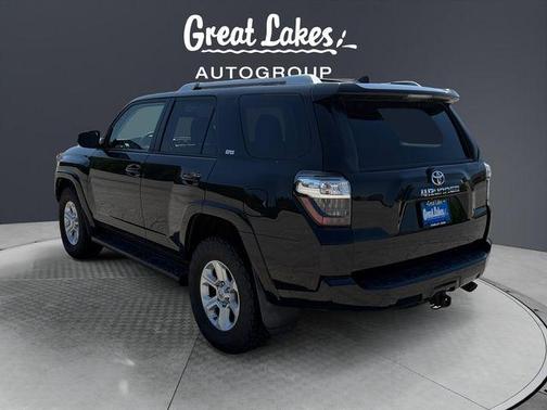 Midnight Black Metallic 2016 Toyota 4Runner SR5
