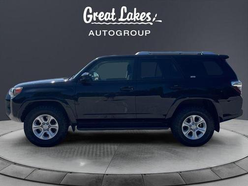 Midnight Black Metallic 2016 Toyota 4Runner SR5