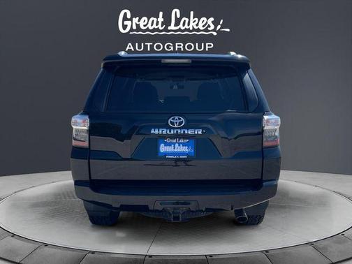 Midnight Black Metallic 2016 Toyota 4Runner SR5