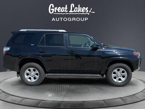 Midnight Black Metallic 2016 Toyota 4Runner SR5