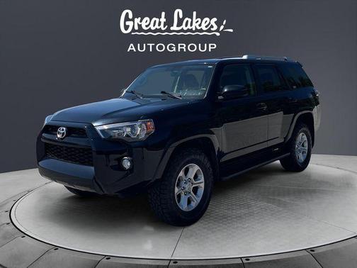 Midnight Black Metallic 2016 Toyota 4Runner SR5